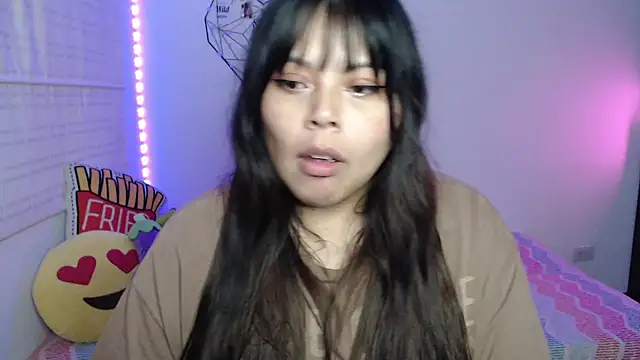 Živý XXX chat EllieMoonX