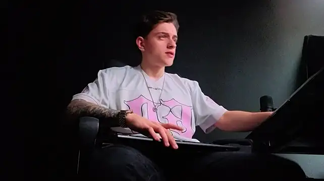 Czat XXX na żywo – FelixStarkk