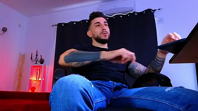 MightyAaron66 Live XXX-chat