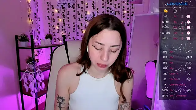 Chat XXX en directo de CharliGrace_