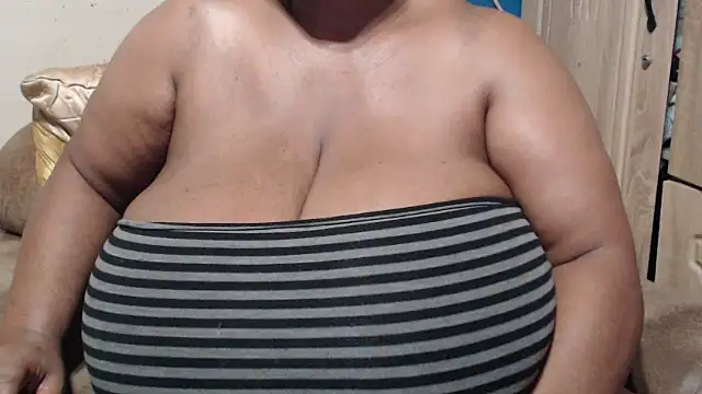 CUTEFIRMMELONSS Live XXX-chat