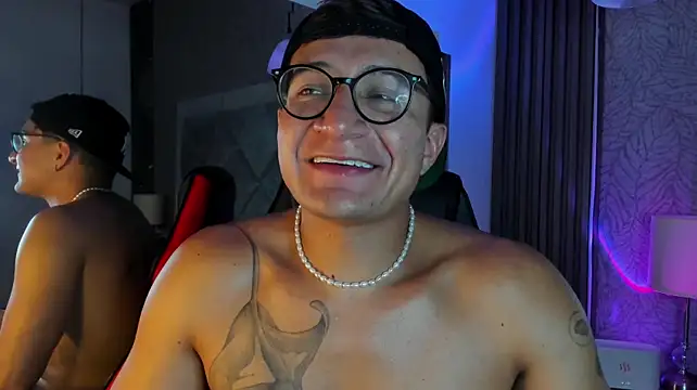 Chat +18 de Hassbyd ao vivo