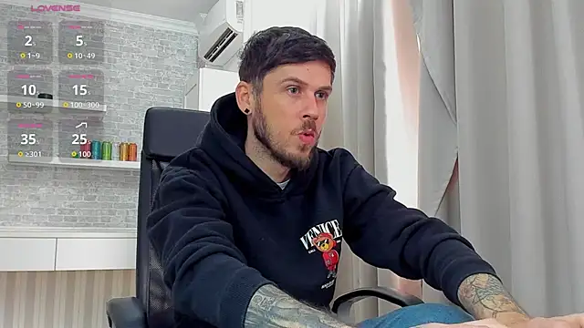 JonahShaw Live XXX-chat