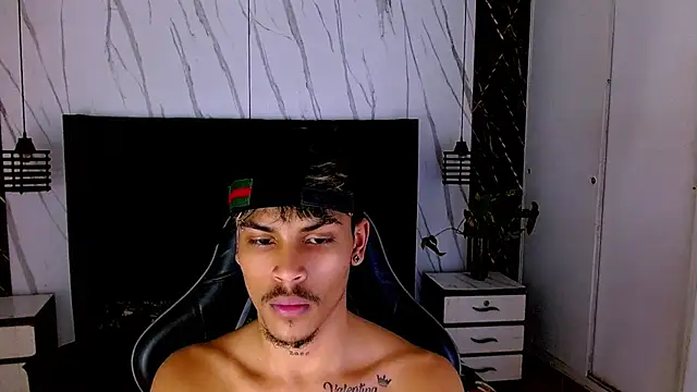 Angel_foxc13 即時 XXX 聊天