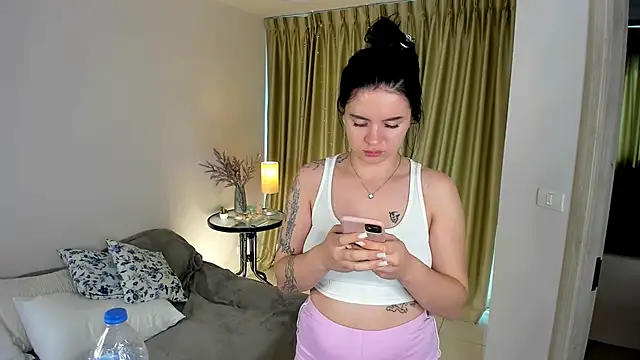 Evelyne_xxo's Live XXX Chat