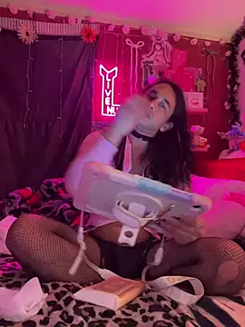 TranSexualJade95 Adlı Modelin Canlı XXX Sohbeti