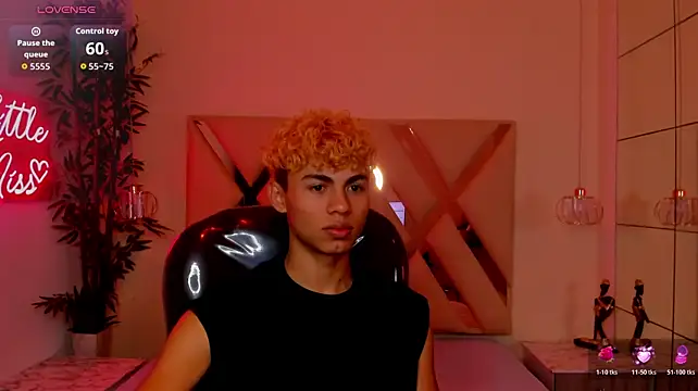 Chat +18 de Anyelo_Twink ao vivo