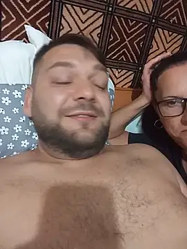 ionutflori12 élő XXX-chatje