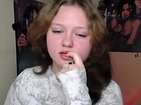 LadyAlice_ লাইভ XXX চ্যাট