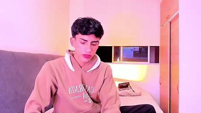 Онлайн чат XXX Erick_Velveth