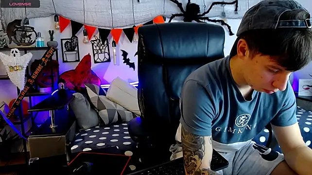 Živý XXX chat ThomasEdisonn