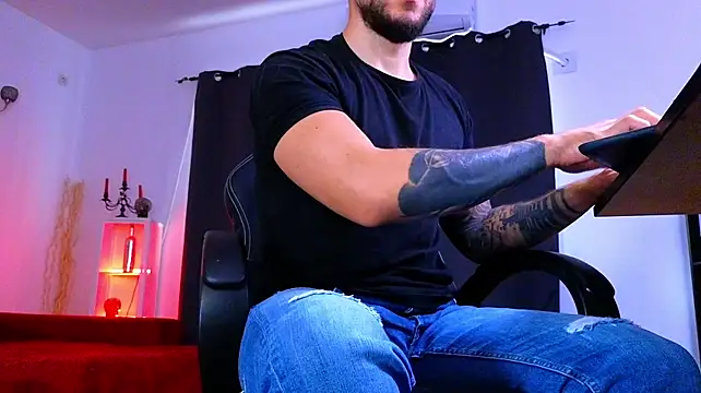 MightyAaron66 – Live XXX-chat