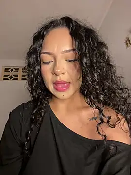 Chatroom XXX en direct de Evviiee_