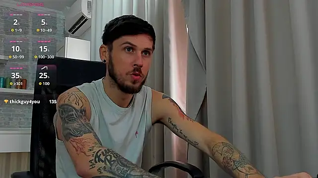XXX chat uživo modela JonahShaw