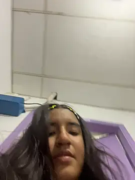 Almilun Live XXX chat