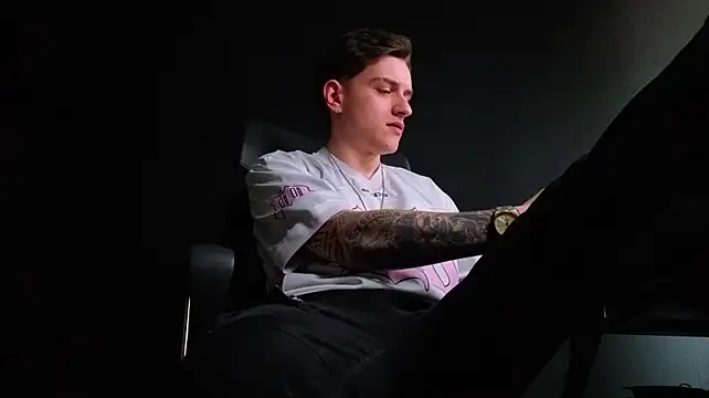 FelixStarkk live XXX chat