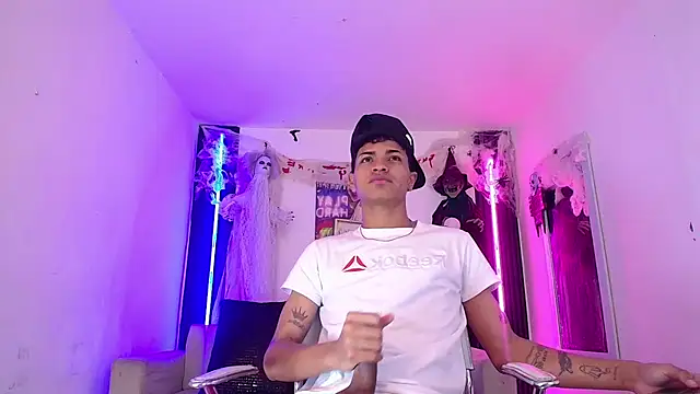 GoldenDuoheat's Live XXX Chat