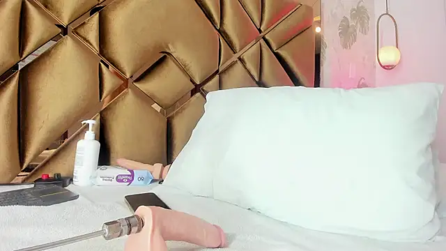 Alexa-Lynx live XXX chat
