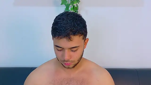 TylerWest_ élő XXX-chatje