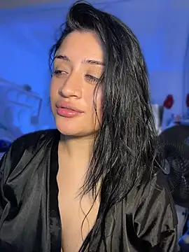 lucianaroy Adlı Modelin Canlı XXX Sohbeti