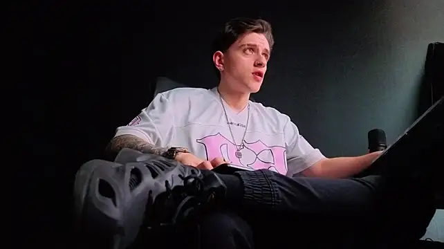 FelixStarkk's Live XXX Chat