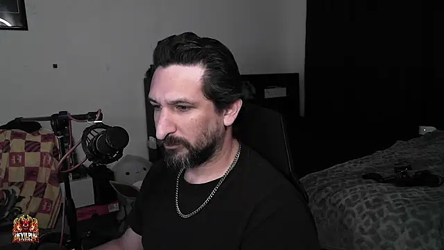 XXX chat uživo modela DevilPup75_