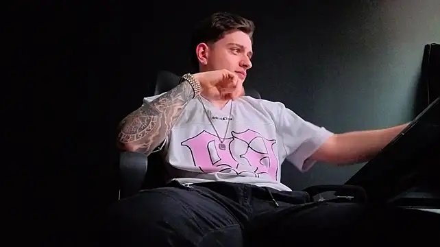 FelixStarkk: απευθείας συνομιλία ΧΧΧ