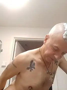 SHARPSkinhead webcam show