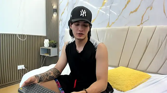 sweetauracouple live XXX chat