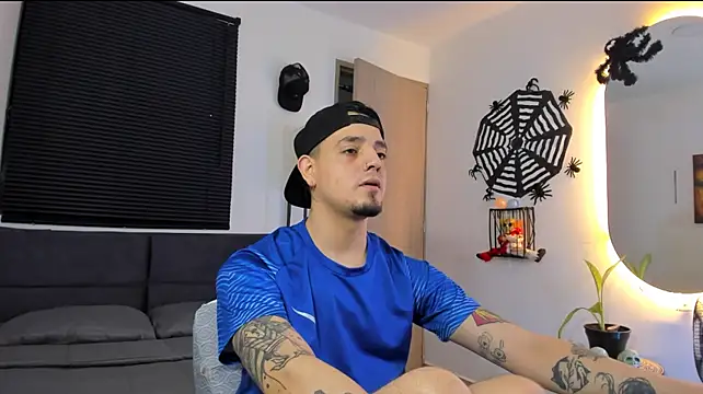 alejandro_calderon1 Adlı Modelin Canlı XXX Sohbeti
