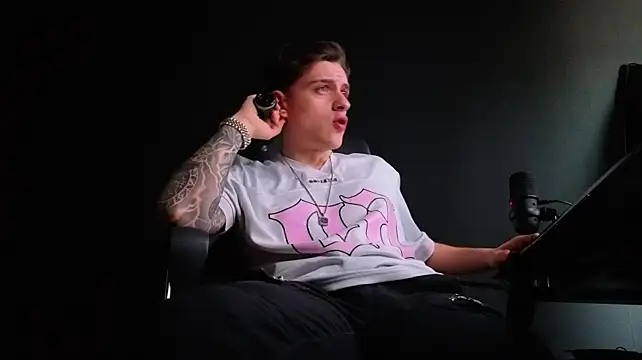 FelixStarkk – Naživo XXX chat