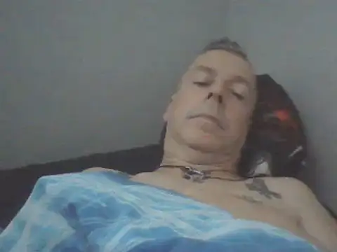 Živý XXX chat SHARPSkinhead