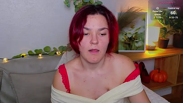 XXX chat uživo modela LeyaaStarr