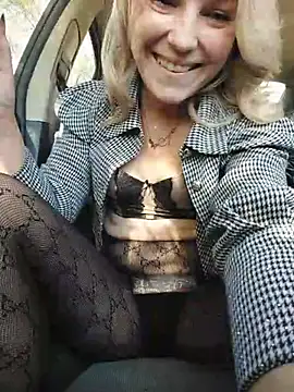 Yourblonde_69 – Live XXX-chat