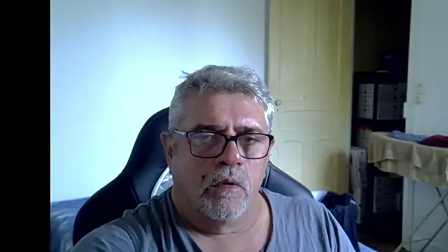 Chatroom XXX en direct de Laurent_oldmen