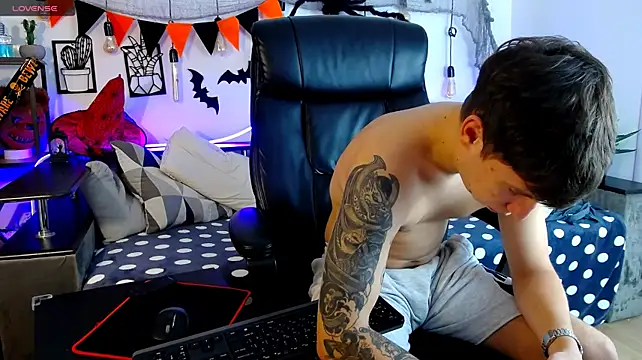 XXX chat uživo modela ThomasEdisonn