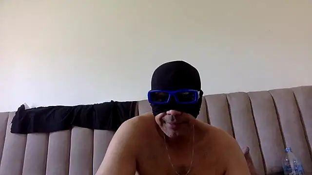 CaiBull's Live XXX Chat