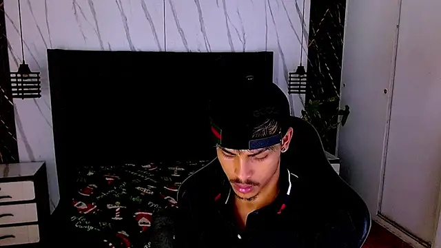 Angel_foxc13 – Naživo XXX chat