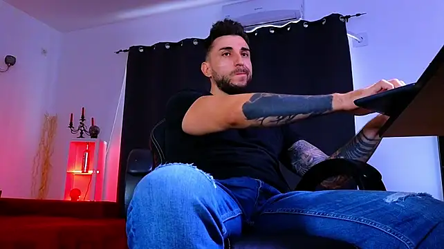 MightyAaron66n Live XXX chat