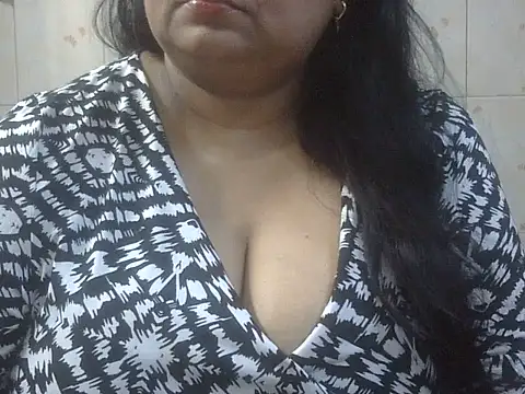 Chat +18 de Indri_Bhabhi ao vivo