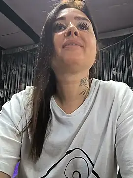 Chat +18 de KikiXRed ao vivo