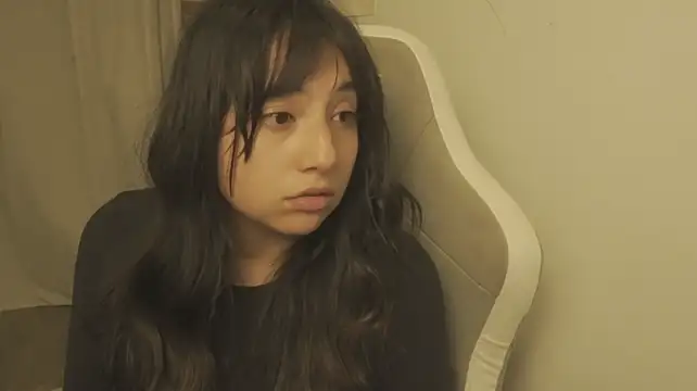 แชท XXX สดของ EmmitaGarcia