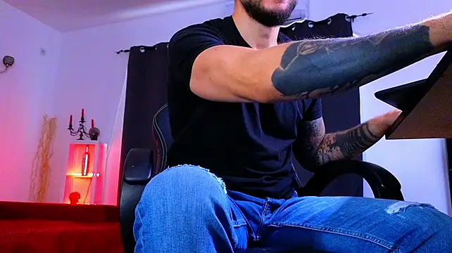 MightyAaron66 – Live XXX-chat