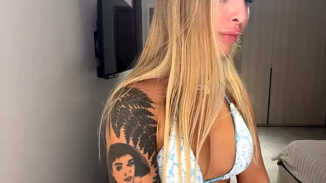 Chat XXX en directo de Micky_blush