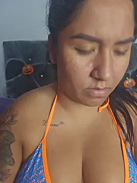Ambar-rousee Webcam show