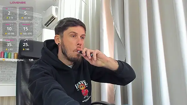 Chat XXX ao vivo de JonahShaw