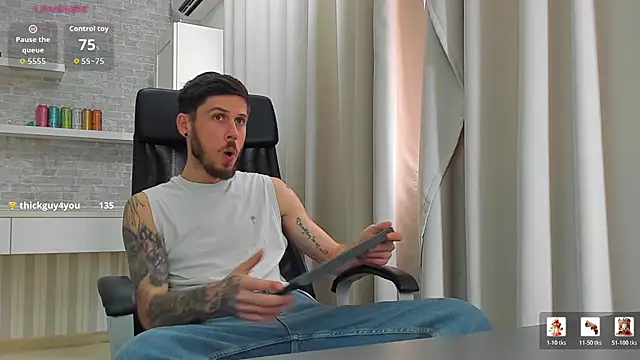 Chat XXX ao vivo de JonahShaw