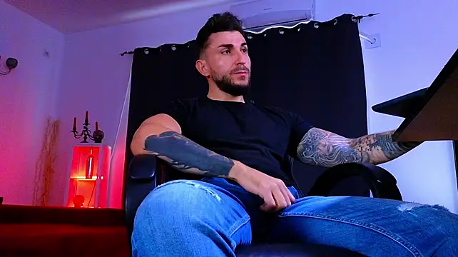 MightyAaron66 live XXX chat
