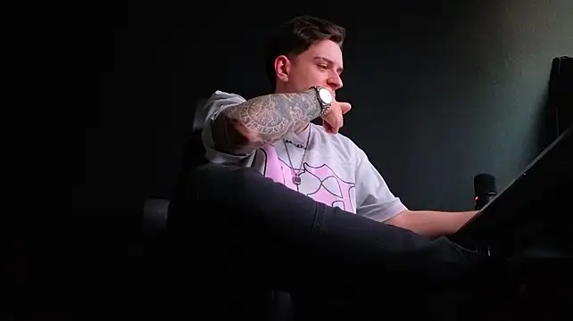 FelixStarkk 即時 XXX 聊天