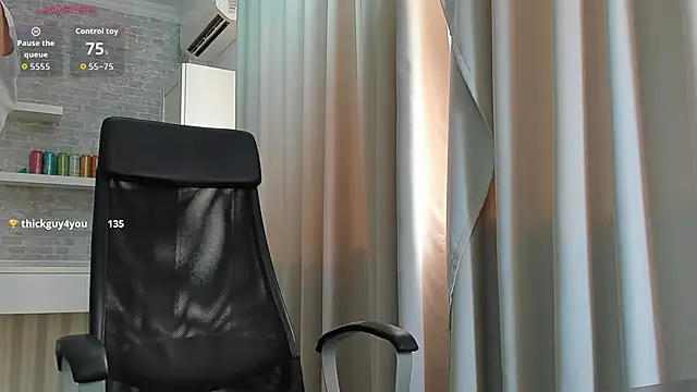 Chatroom XXX en direct de JonahShaw